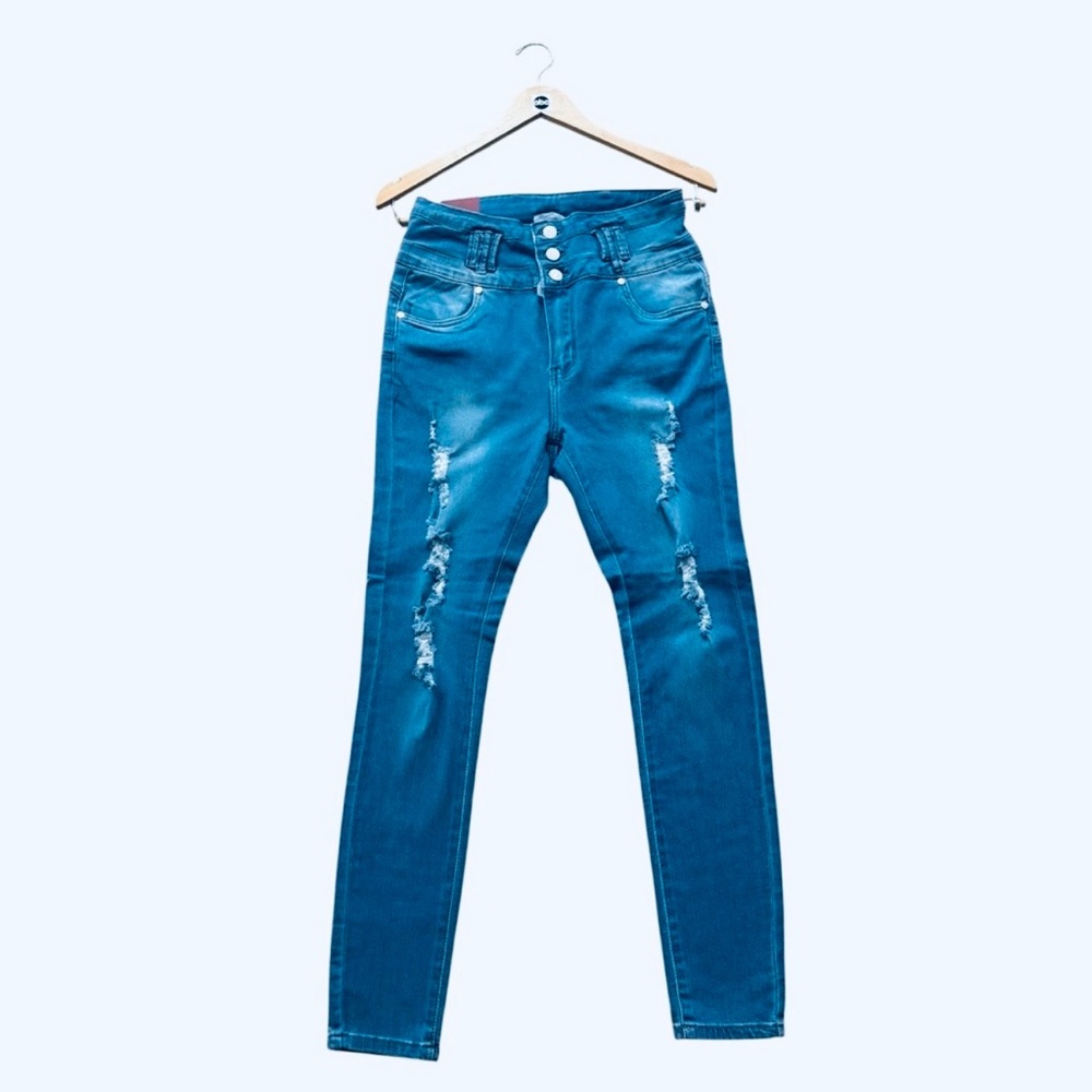 Y2K DISTRESSED TV and Movie Clothes NWT size 9/10 womens light BLUE DENIM JEANS
